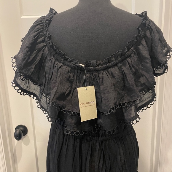 eesome Off the Shoulder Ruffle Maxi Dress, Black, XL, NWT - Picture 5 of 10